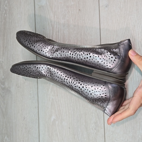 Vionic Women Leather Loafer Ballet slip on shoes sz 10M - Picture 8 of 11